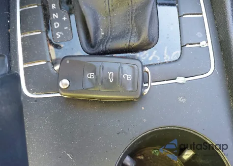 2017 Volkswagen Passat 1.8T R-Line z USA, uszkodzony, nr VIN 1VWDT7A32HC069757